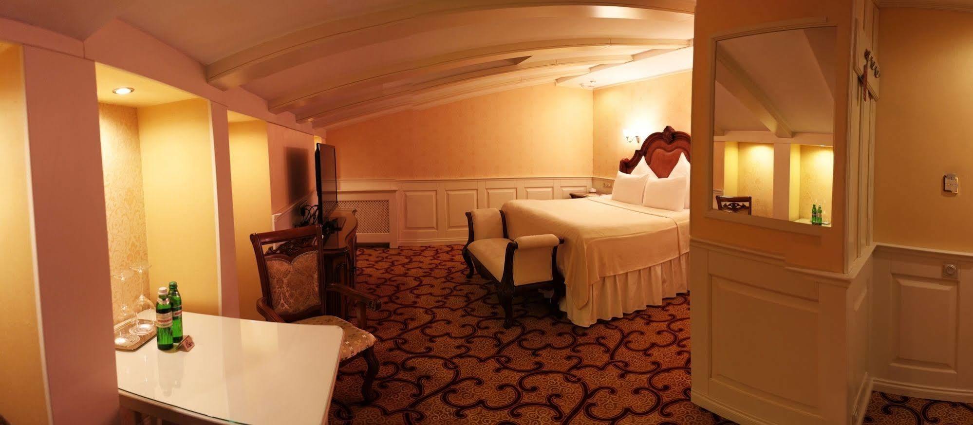 Ministerium Otel Odessa Dış mekan fotoğraf